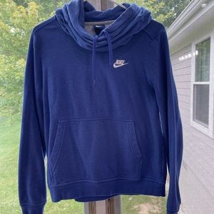 Blue/ purple Nike sweatshirt in good condition kids Medium in good condition